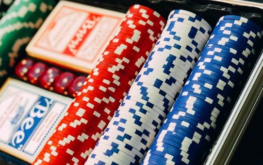 Exploring the World of Live Dealer Casinos in the UK